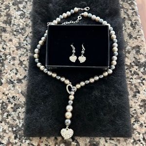 Necklace and earrings with heart rhinestones